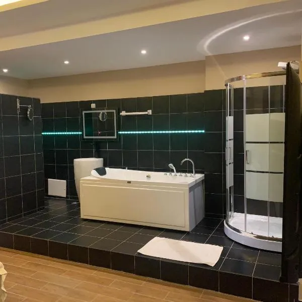 SKY KENAKO HOTEL，位于克里比的酒店