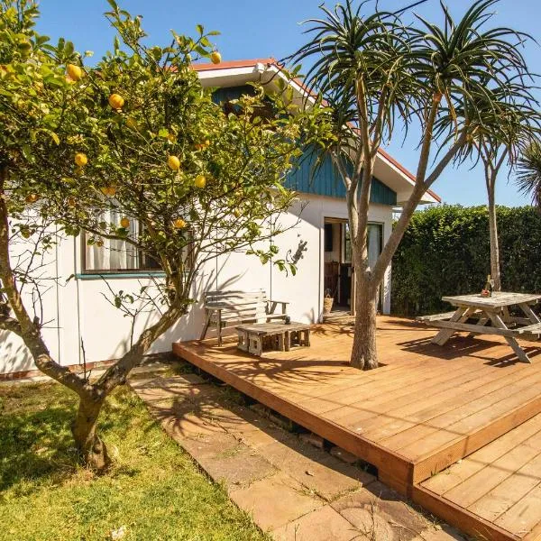 Relax & unwind at Te Horo Beach，位于Te Horo的酒店