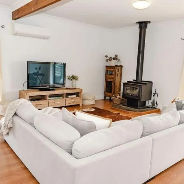 Salt bush cottage Peterborough，位于彼得伯勒的酒店