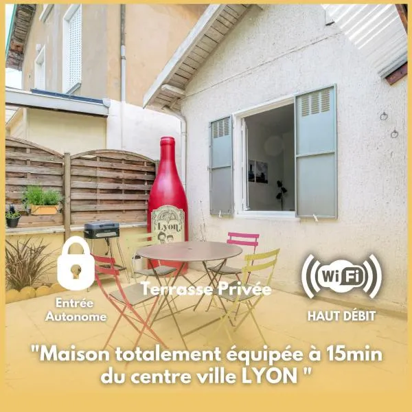 Maison cosy avec terrasse à 15 minutes de Lyon et WIFI，位于荷里尤的酒店
