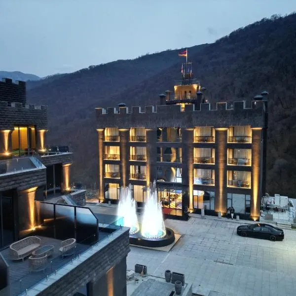 Mounthree，位于Pʼambak的酒店