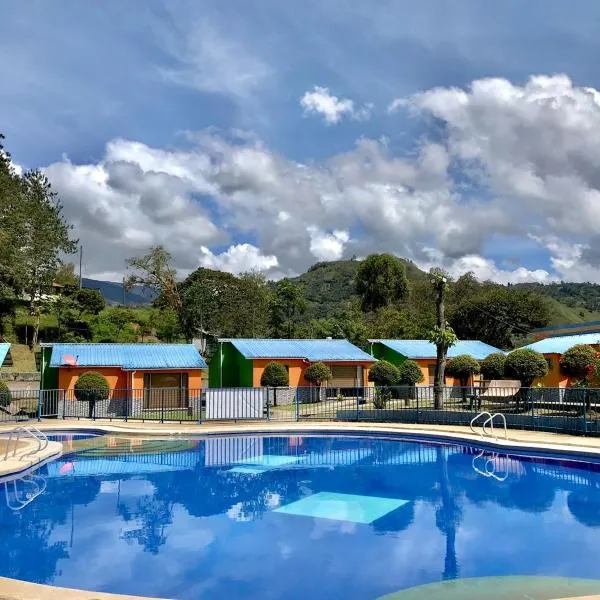 Cabañas Gachalá - Centro vacacional El jazmín，位于Gachalá的酒店
