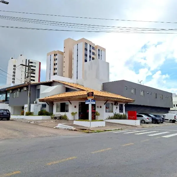 Alto da Praia Hotel，位于阿拉卡茹的酒店