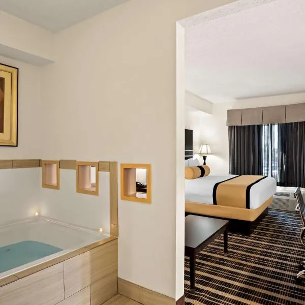 Best Western Plus Rockwall Inn & Suites，位于罗克沃尔的酒店