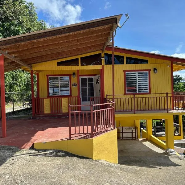 La Casita Amarilla en Utuado, Puerto Rico，位于Utuado的酒店