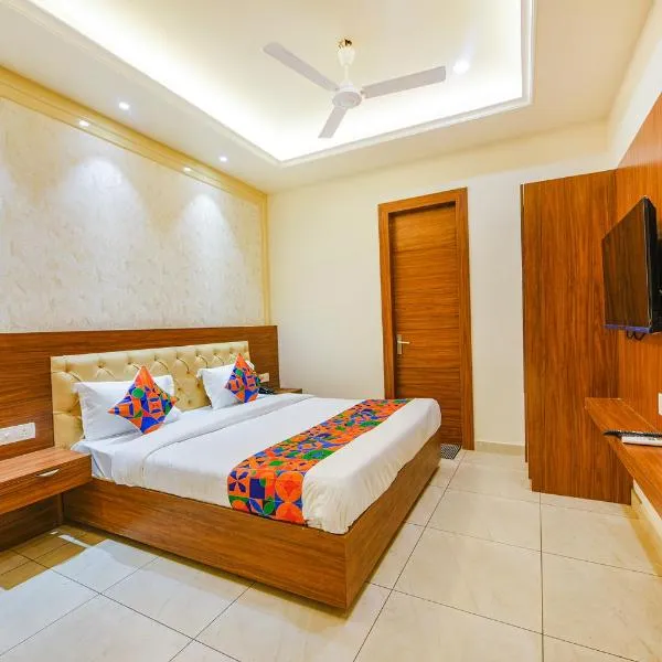 FabHotel K9 Royal，位于卢迪亚纳的酒店