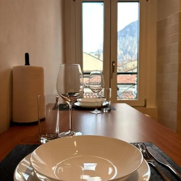 Comfy apartment in Lecco 2，位于莱科的酒店