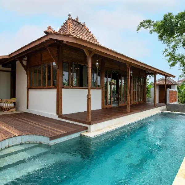 Sunset Joglo Pool Villa，位于克罗柏坎的酒店