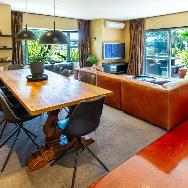 Families and Groups, Chch Airport, Spa Pool，位于基督城的酒店