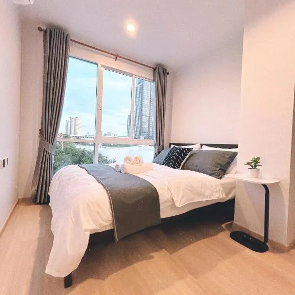 Komfy Quarters，位于Sathani Bang Khen的酒店
