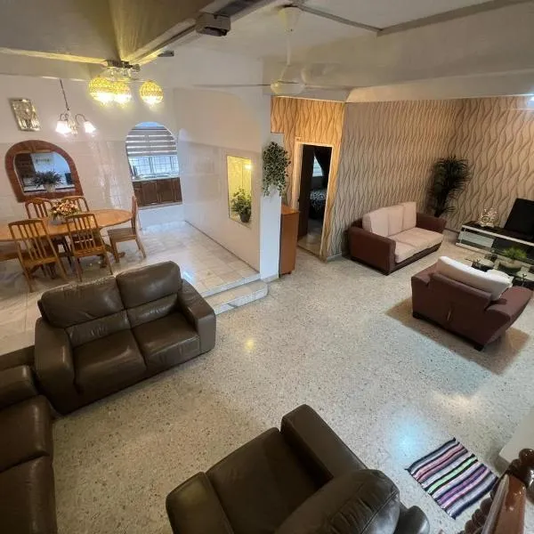 4 Bedroom House with Swimmin Pool at PD by MAISON，位于波德申的酒店