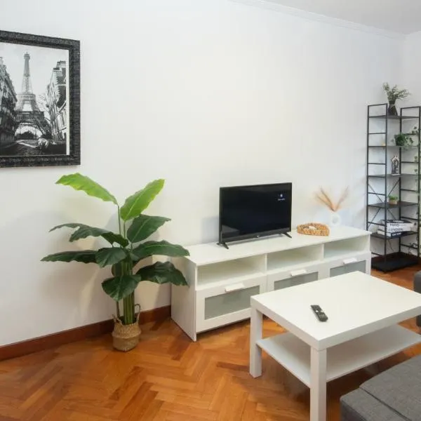 AG Piso Valle Inclán en el centro de Carballo，位于卡尔瓦略的酒店