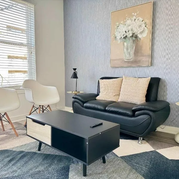 Luxury New 1B1B Private Balcony w Dryer Washer 525Pkwy211，位于亚特兰大的酒店