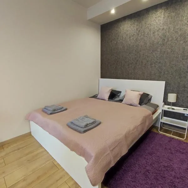 BOBANO Apartman，位于格德勒的酒店