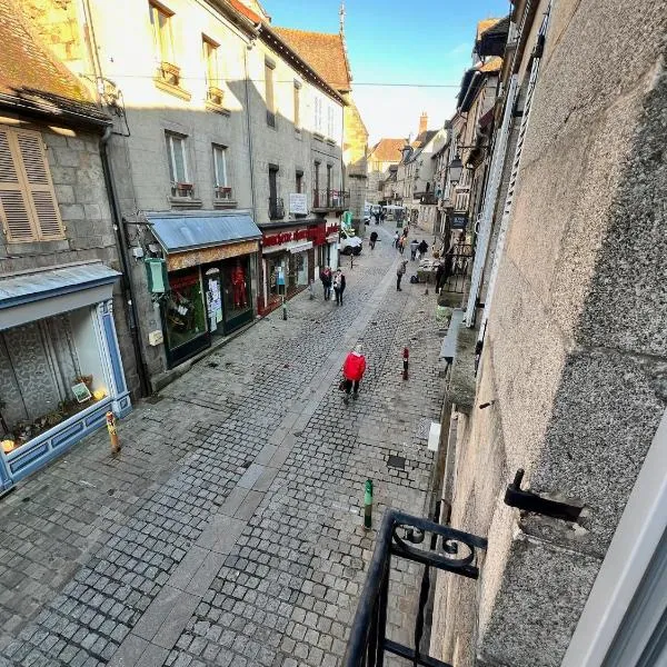 Chez Kiki，位于Felletin的酒店