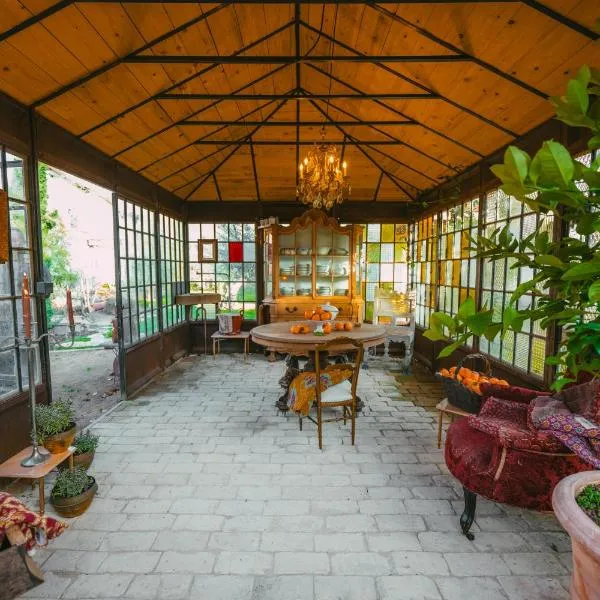 Santolina Etrusca Bed and Breakfast & Sauna, Hammam, jacuzzi，位于鲁法克的酒店
