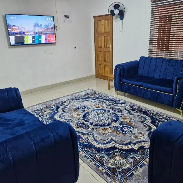 Royal Inn - Self Catering Apartment，位于Lenasia的酒店