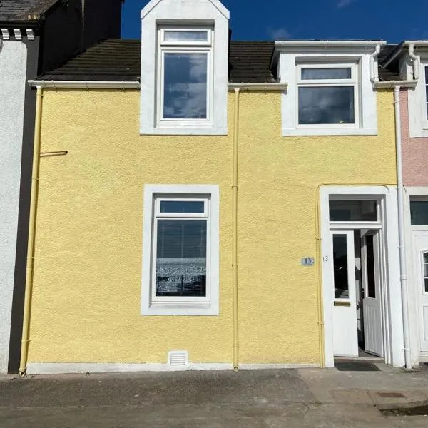 2 Bed seafront cottage in Portpatrick，位于波特帕特里克的酒店