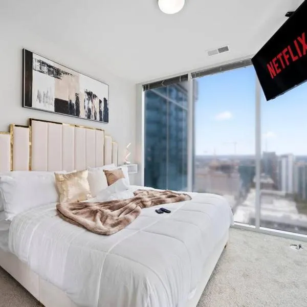 NEW! Luxury Champagne Towers Kingbed FreeParking，位于亚特兰大的酒店