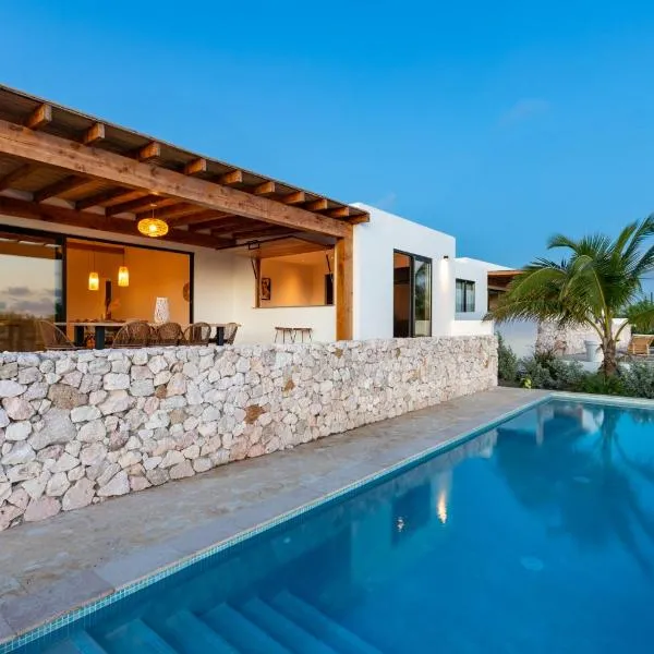 Luxury villa with privacy and private swimming pool，位于简蒂埃尔的酒店