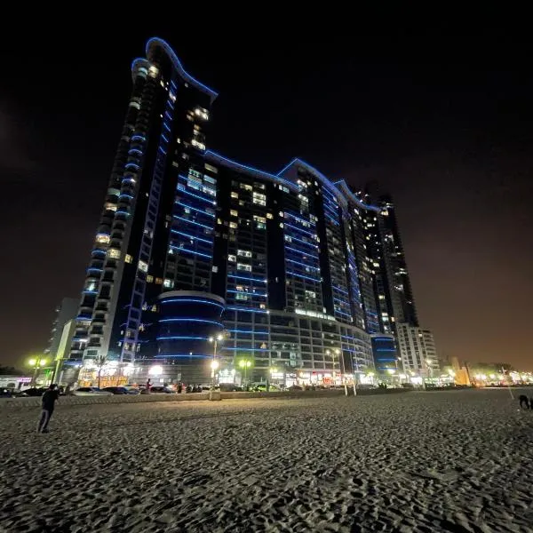 Luxury Hotel Apartments - Ajman Corniche UAE，位于阿吉曼的酒店