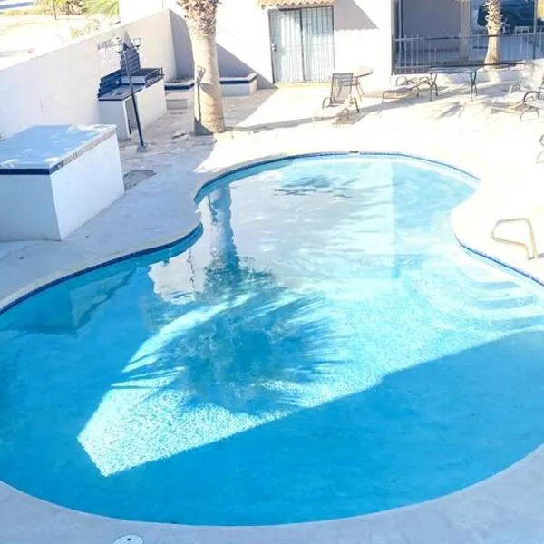 Beautiful Beach Style 2 Story Villa #18，位于佩尼亚斯科港的酒店
