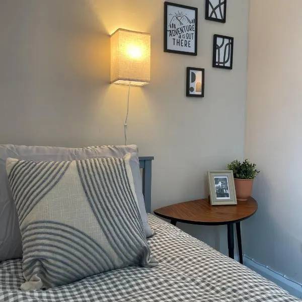 The Studio Apartment, Sleeps 4, Town Centre，位于布兰普顿的酒店