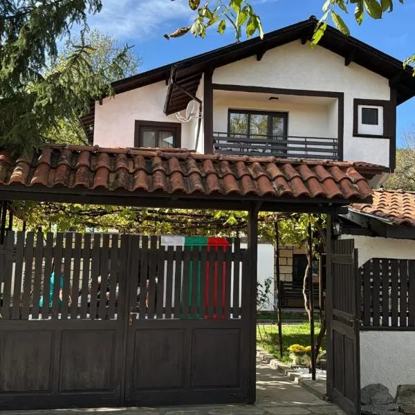 Къща за Гости БАРБЕЛ，位于Golyam Izvor的酒店
