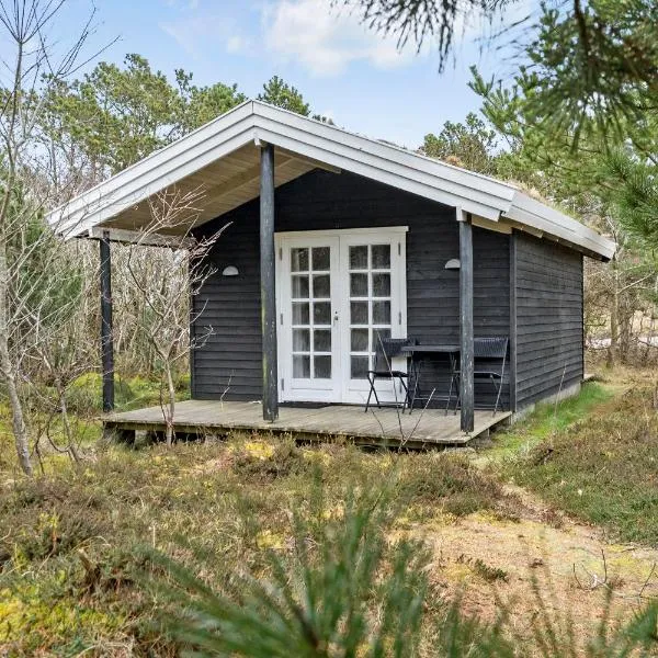 Charmerende skovhytte，位于灵克宾的酒店