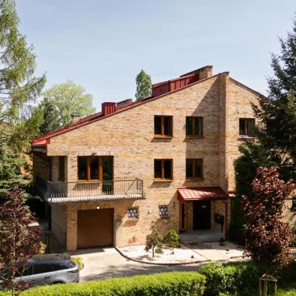 Golden Home Saska Kępa&Boutique Villa in the Heart of Warsaw，位于华沙的酒店