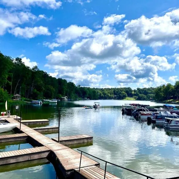 Shady Cliff Resort 103，位于Lewisburg的酒店
