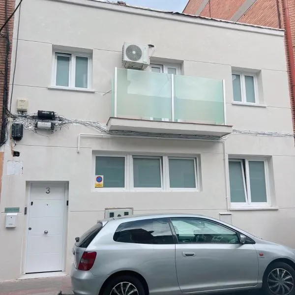 Hostel OASIS，位于马德里的酒店