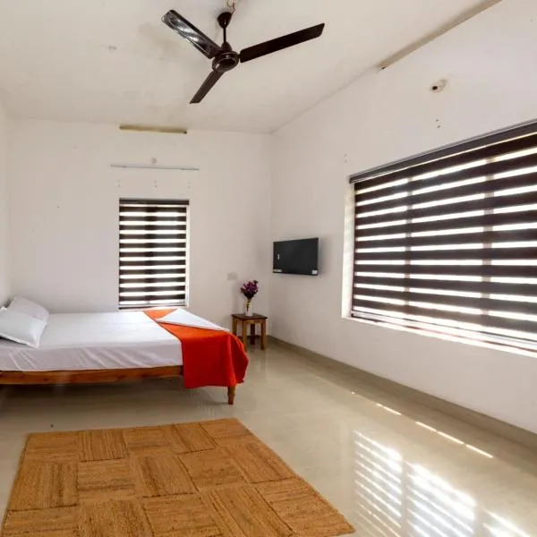 Rams Guest House Samudra-Walk to Cliff,Odayam,Black Beach Varkala，位于瓦尔卡拉的酒店
