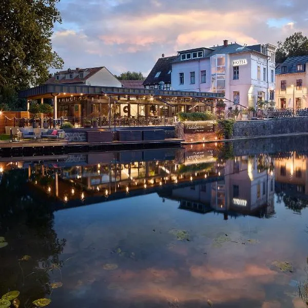 Hotel & Restaurant Fackelgarten Plau am See，位于普劳西的酒店