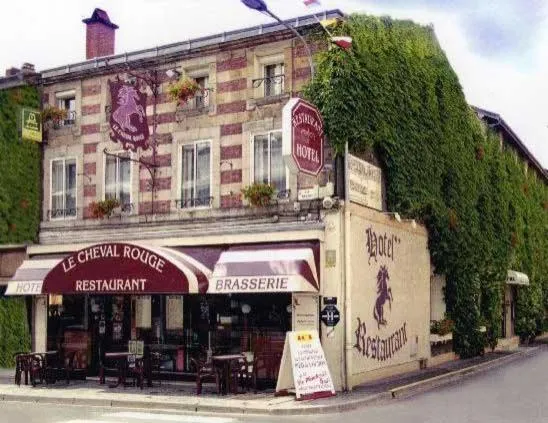 Logis Le Cheval Rouge，位于Aubercy的酒店
