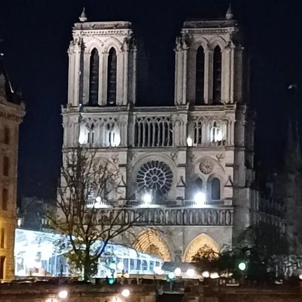 NOTRE-DAME Chez Léontine 2 ch Parking，位于科隆布的酒店