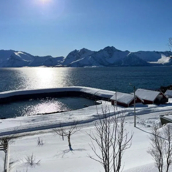 Leilighet i rorbu på Kaldfarnes - Yttersia Senja，位于Kaldfarnes的酒店