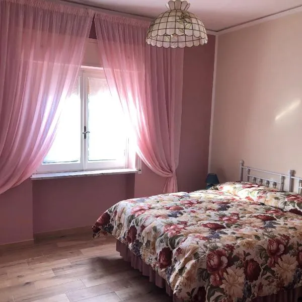 Casa di Giose con garage，位于卡普拉罗拉的酒店