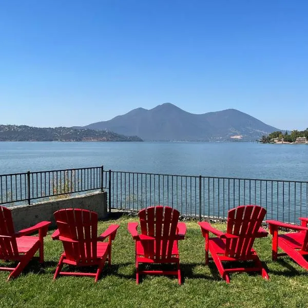 Clear Lake Cottages & Marina，位于克利尔莱克的酒店