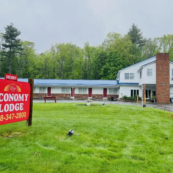 Economy Lodge 682 Main St Sturbridge，位于斯特布里奇的酒店