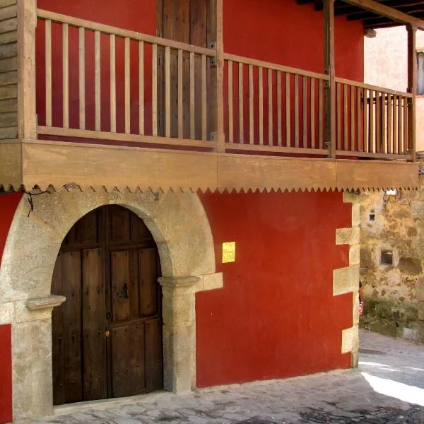 Apartamentos Rurales SPA Casa De Los Escudos，位于Valverde de la Vera的酒店