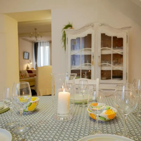 Le Segarius superbe maison médiévale Internet WiFi gratuit Climatisation Jardin，位于Puisserguier的酒店