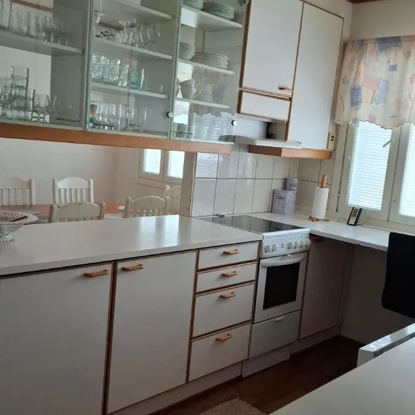 Omakotitalo，位于索丹屈莱的酒店