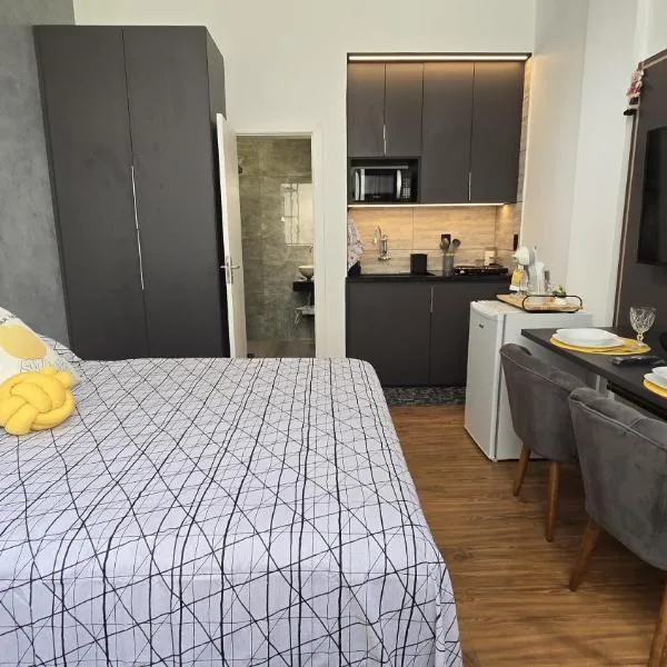 Loft Moderno e Aconchegante a Dois Passos da Feirinha do Alto!，位于特雷索波利斯的酒店