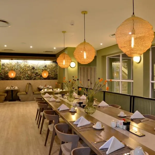 Town Lodge Bellville，位于贝尔维尔的酒店
