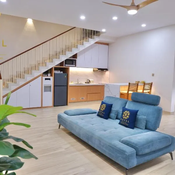 Royal House 4BR close to Grand Batam Mall，位于名古屋的酒店
