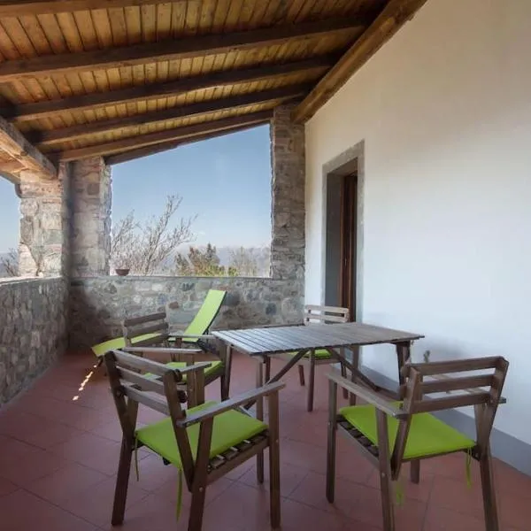appartamento in casa medievale，位于奥拉的酒店