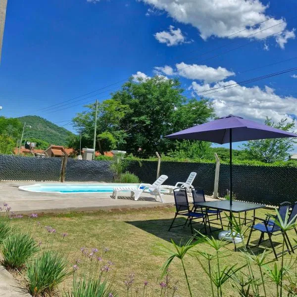 Casa de los Cerros - Vaqueros，位于巴克罗斯的酒店