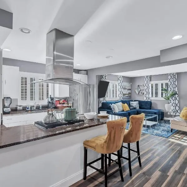 Bright Stylish hidden gem in Washington DC with King Bed 75inch tv and free parking，位于华盛顿的酒店