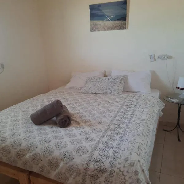 הבקתה בנחלה -אבני איתן，位于Avnei Eitan的酒店